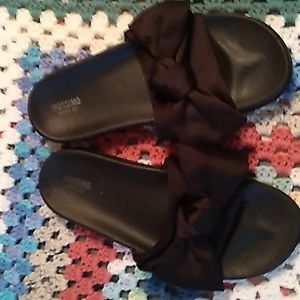 MOSSIMO SLIDES